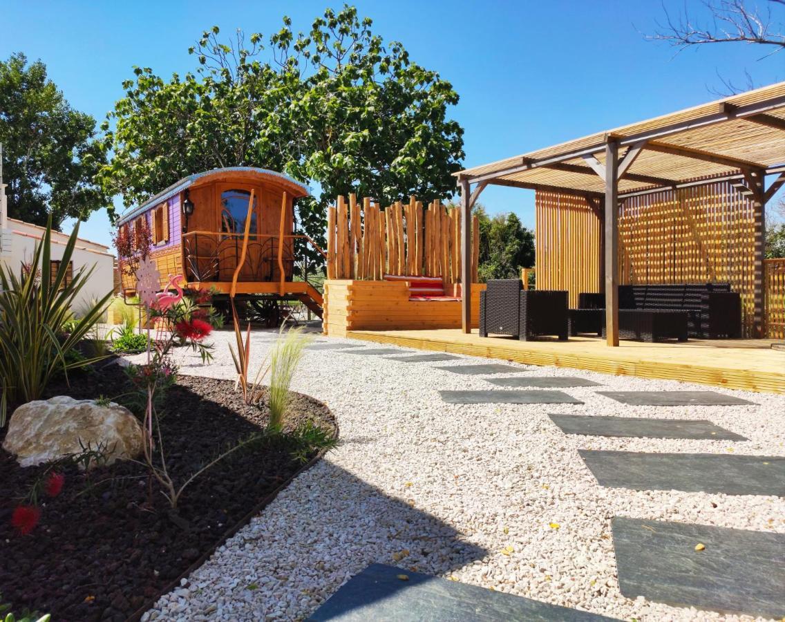 Logis Le Nid Du Pont De Gau Aparthotel Saintes-Maries-de-la-Mer Exterior photo